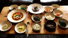 치악산 둘레길, 황골 엿 마을, 칼만, 한지 장인, 나물밥상, 성황림…김영철의 동네 한 바퀴 원주