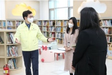 어린이·유아열람실 조성…성동구립무지개도서관 재개관