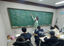 대치동 수학학원 더프라임x가인, 소수판서+개별첨삭 하이브리드 수업의 핵심요소
