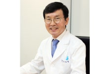 시온여성병원 이승철 원장, 전북대학교 발전과 후배 위해 1억 기부