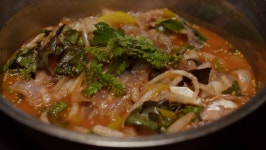 한국인의 밥상 구례 산수유, 지심도 동백, 낙화담 들꽃, 섬진강 재첩…봄꽃 밥상