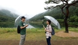 [한국의 둘레길] 전 농구선수 우지원과 배나영의 전북 완주길 오성제저수지·위봉산성·위봉폭포