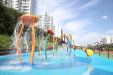 도봉구, 여름 도심 속 가족 피서지 중랑천변 어린이 물놀이장 개장