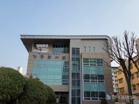 강동도서관, 해준 작가 초청 북토크 읽어서 세계 속으로 운영