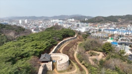 동네 한 바퀴 이만기, 부채울마을 보리밟기 청보리밭축제 풍천장어 두암초당 고창갯벌 동죽…고창 여행