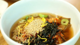 동네 한 바퀴, 마이산 탑사 산양목장 발효식초 묵밥집…진안에서 가볼만한 곳과 맛집 소개