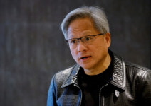 엔비디아 젠슨 황 CEO 재산 900억 달러...시장 예상을 웃도는 실적발표, 주가 사상 처음 1천 달러를 돌파