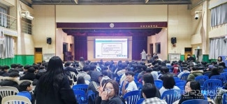 김근아 강사, 인천석남중학교에서 중학생을 위한 AI 활용 실전 워크샵 특강