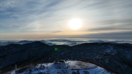 동네 한 바퀴, 태백산 하늘전망대 비건 산채만두 구문소 감자옹심이 장성이중교 물닭갈비… 태백에서 가볼만한 곳과 맛집 소개