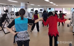최여진 강사, 라인댄스로 활력 찾는 어르신들, 건강 100세 향해 한 걸음 더