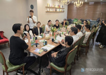 어써클럽: 블랙라벨 런칭! 책을 쓰고 비즈니스를 만드는 작가들의 아지트
