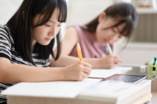 [이수미의 자기주도학습] 스마트폰 교실 금지, 학생 정서에는 어떤 영향을 미칠까