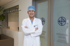 딸은 방학성형, 엄마는 주름 잡는 안티에이징…성형외과 선택 노하우는?