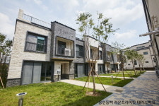 자연을 품에 안은 도심속 타운하우스 용인동백 라온프라이빗 입주 성황