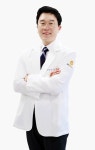 갑작스럽게 찾아온 어깨통증 원인은? 석회화건염 증상과 치료법