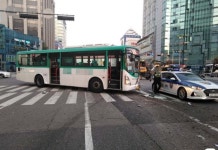 수원 갤러리아백화점 앞 버스 2대 충돌…3명 중상 사고