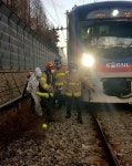 1호선 중동역 선로위 전동차 충돌사고 20대 남성 사망…인천행 운행지연