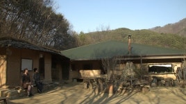 [EBS 건축탐구 집] 강원도 산골 화전민 집 개조…김명진·곽은숙 부부 22년 동안 지은 집