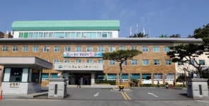 영암군청 폐쇄조치…코로나19 확진 금정면사무소 직원 다녀가
