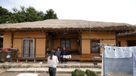 [아주 각별한 기행] 시간이 멈춘 옛집 예천 금당실 마을, 김대기씨 백년 초가 풍경