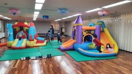 종로구, 숭인2동 주민센터 강당에 놀이기구 설치 아이동산 운영