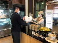 본푸드서비스(주)본우리집밥 순수본점 | [푸드뉴스]본우리집밥 '비건 샐러드', bhc치킨 '해바라기 봉사단', 삼초마을