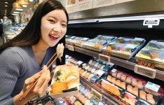 홈플러스, 원 바이트 밀 열풍...강정·초밥·김밥 매출 고공행진