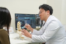 박종혁 분당제생병원 척추센터 과장 허리 통증과 다이어트 허리 디스크가 있을 때는 가벼운 걷기부터 시작