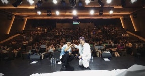 목소리로 위로가 되는 박장현, 디시트렌드 데뷔일 축하 이벤트 진행