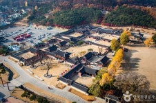 수원 가볼 만한 곳, 고즈넉한 풍경 속 역사와 문화의 조화