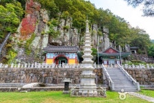 의령 가볼 만한 곳, 동굴 법당의 경이로움이 깃든 공간