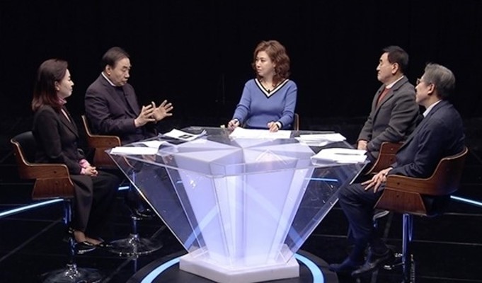 '강적들' 이상수 전 장관-김민전· 박형준 교수, 코로나 19 정부 대응 다뤄 | 포토뉴스
