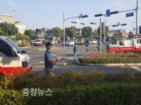 금산군, 가로수‧조경수 등 소공원 관수작업 총력