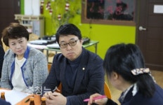 천안시의회 경제산업위원회, 설 명절 맞아 사랑나눔