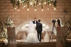 천안시, 더 행복한 결혼식 제1호 가정 탄생