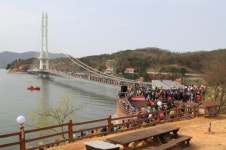 예산군, 예당호 출렁다리 방문객 300만명 돌파