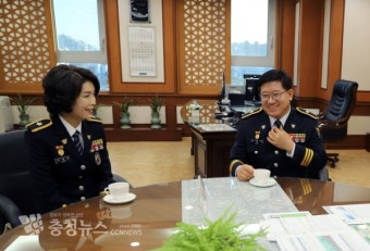 [사진] 충남경찰청 1·2부장 부임 및 업무개시