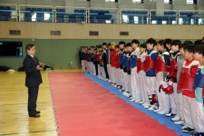 노박래 군수, 태권도 동계 합동 전지훈련장 찾아 격려