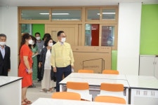 박상돈 천안시장, 천안호수초등학교 개교 전 시설 점검