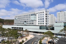 예산군청 출입 통제...코로나19 안정까지