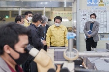 오세현 아산시장, 수출기업 ㈜디엠티, 장암칼스㈜ 현장 방문