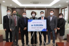 영인산업(주) 권진오 대표이사, 충남대 장학기금 1,000만 원 전달