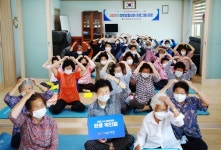 [사진] 맹정호 서산시장, 운영 재개 경로당 방문 점검