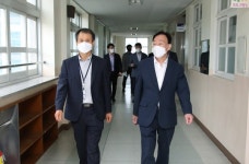 설동호 교육감, 2학기 전면 등교 대비 학교 현장 방문