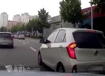 진로변경 차량 노려 쿵...보험금 7억원 챙긴 64명 송치