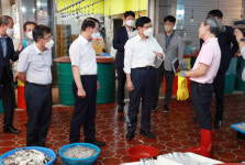충남도, 전통시장서 수산물 사고 상품권 환급받자