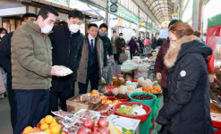 김동일 보령시장, 다가오는 설 명절 맞이해 전통시장 방문