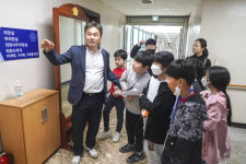 [사진] 논산시의회 방문한 상월초 학생들