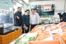 최민호 세종시장, 대평시장서 설 민심 청취