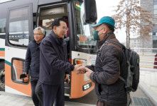 이완섭 서산시장, 성연~대산~서울남부터미널행 시외버스 직접 탑승 점검 눈길